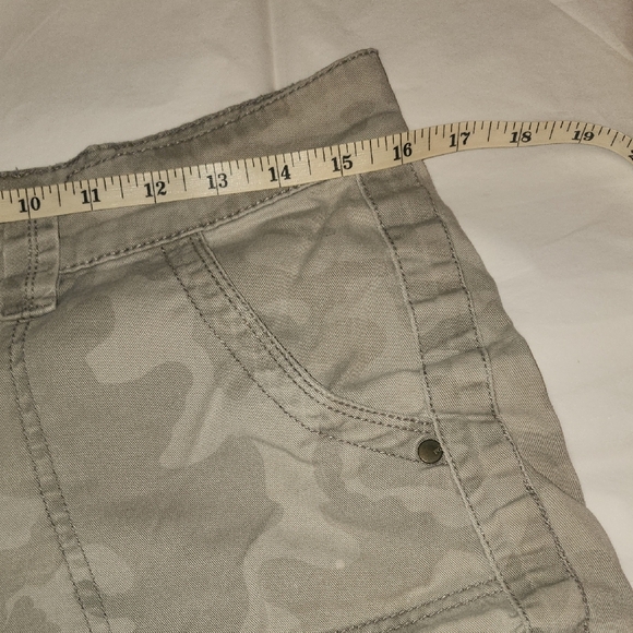 Faded Glory Gray Cargo Shorts Modern Urban Style - Picture 3 of 8